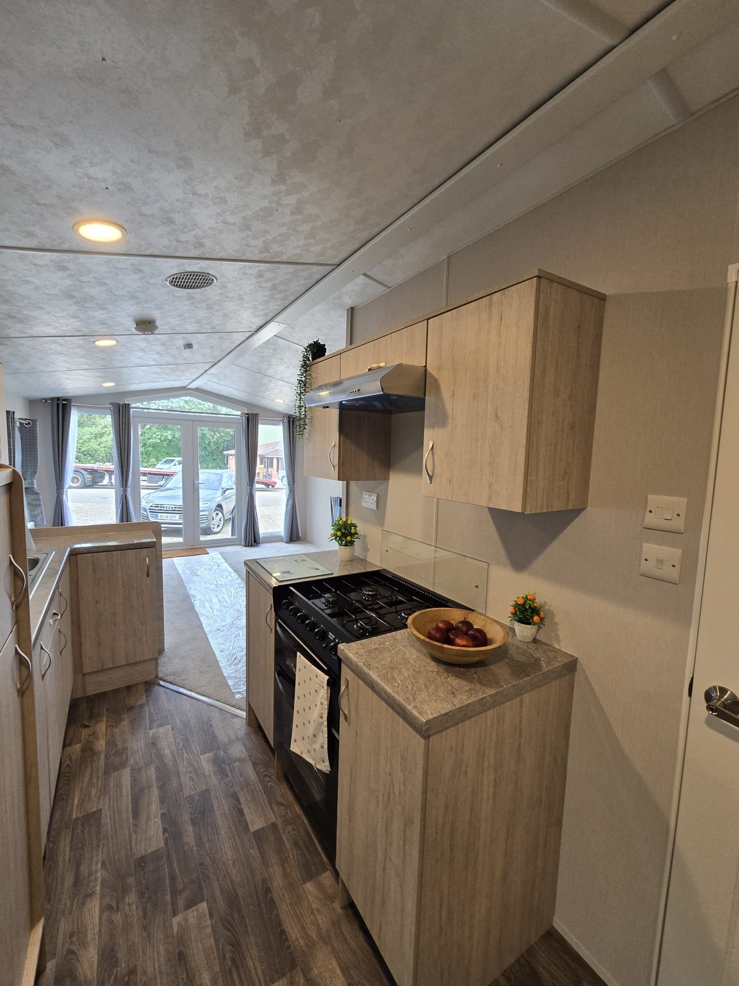 AVAILABLE | 2026 | Sunrise ‘Micro’ Lodge | 31×12 | 1 King Bed - Image 8