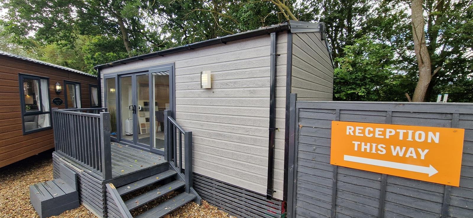 AVAILABLE | Garden Office/ Glamping | 19×12 with kitchen | D/Glazing & Heating - Image 12