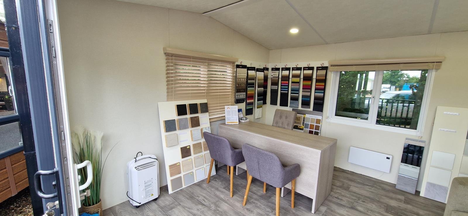 AVAILABLE | Garden Office/ Glamping | 19×12 with kitchen | D/Glazing & Heating - Image 6