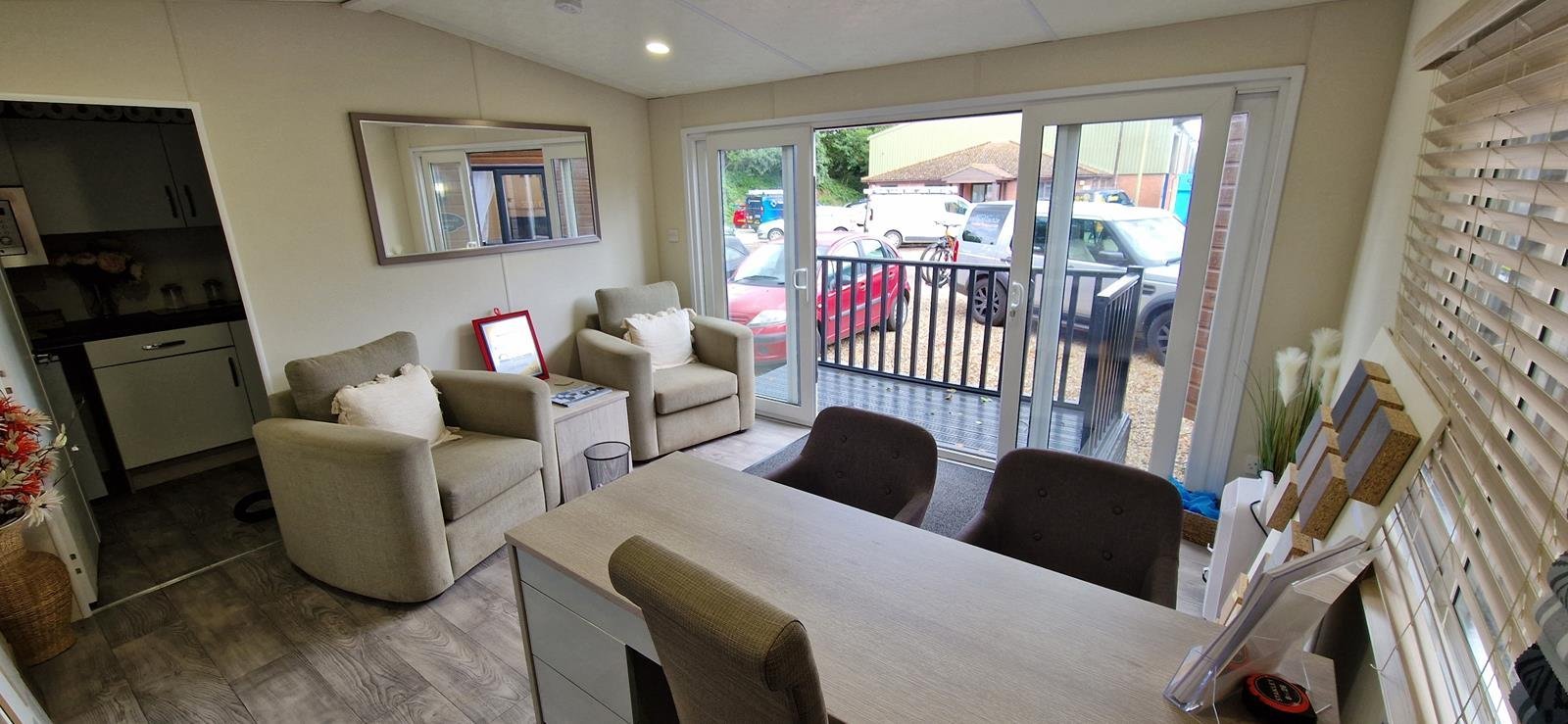 AVAILABLE | Garden Office/ Glamping | 19×12 with kitchen | D/Glazing & Heating - Image 3