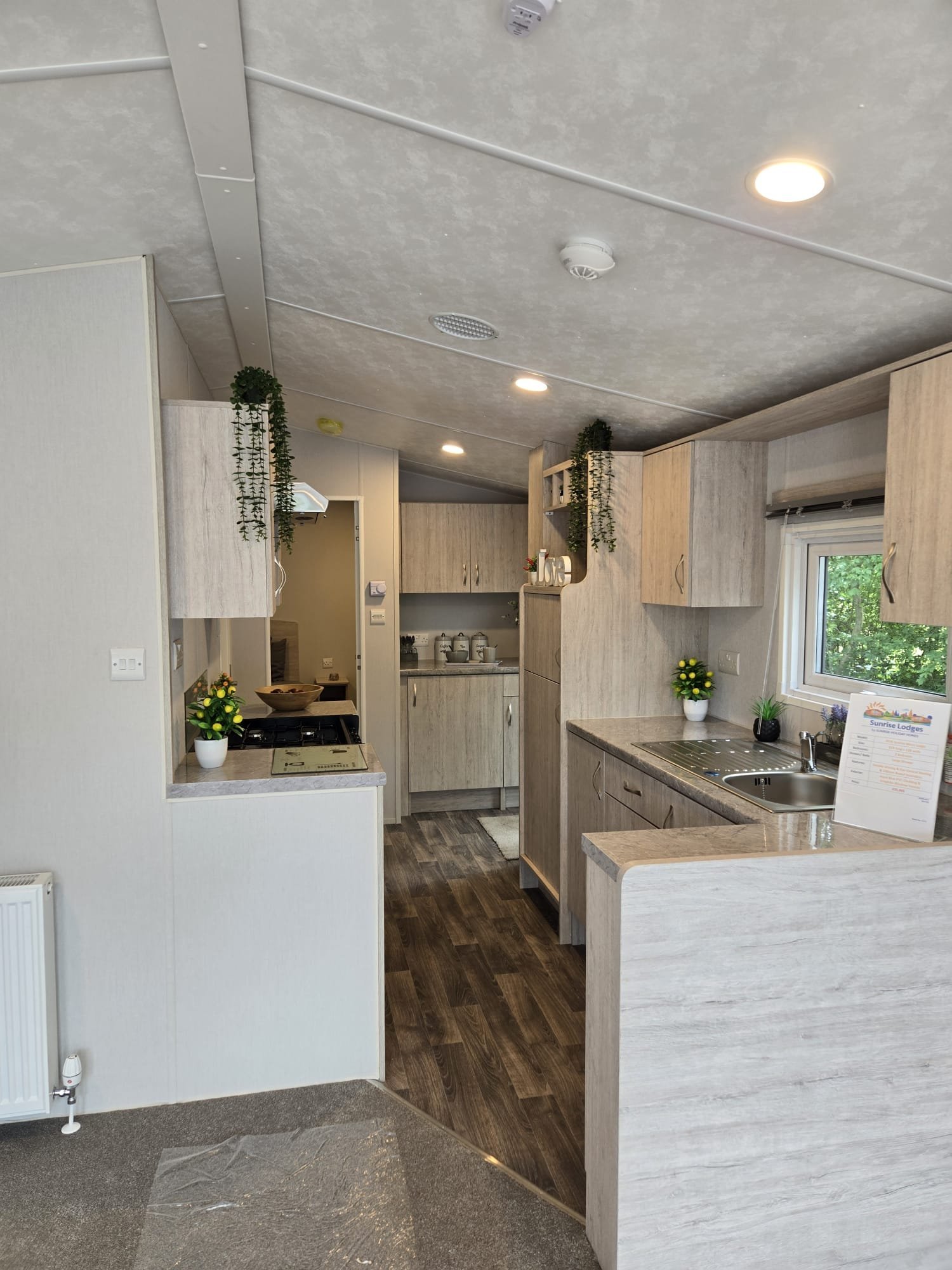 AVAILABLE | 2026 | Sunrise ‘Micro’ Lodge | 31×12 | 1 King Bed - Image 7