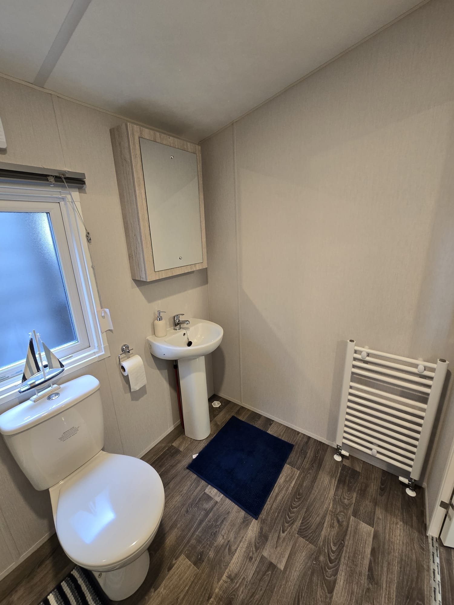 AVAILABLE | 2026 | Sunrise ‘Micro’ Lodge | 31×12 | 1 King Bed - Image 16