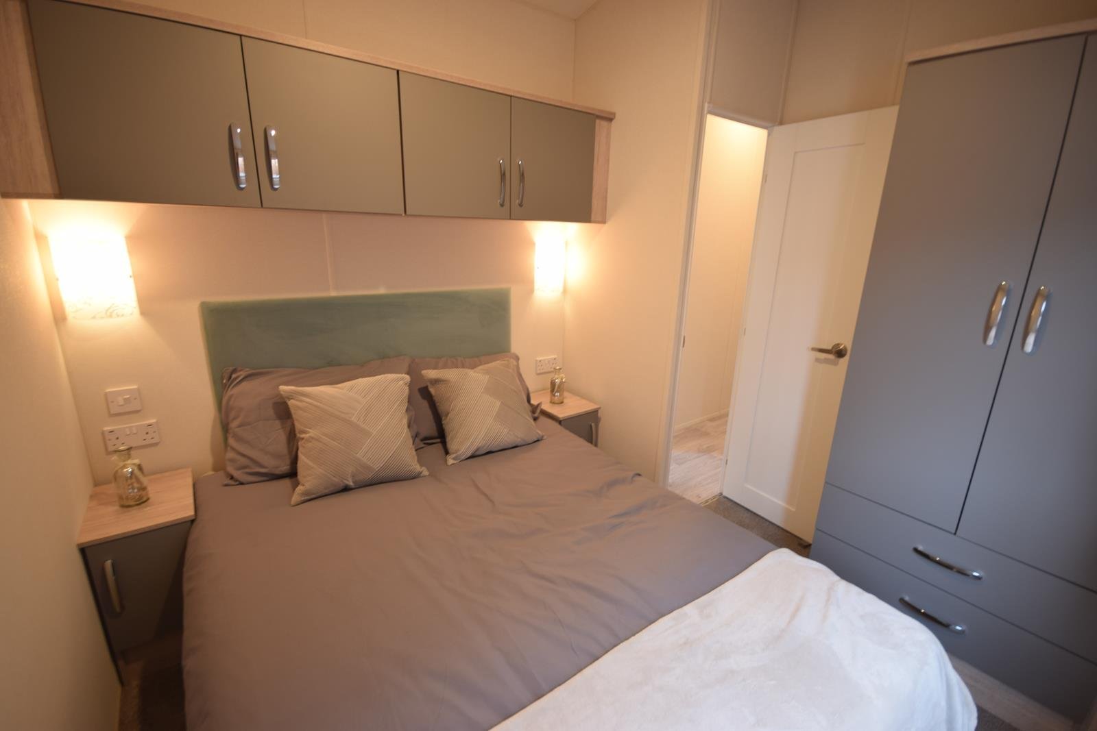 PRE-ORDER | 2027 Sunrise Lodge Deluxe Super’ | 41×13 | 3 beds - Image 18