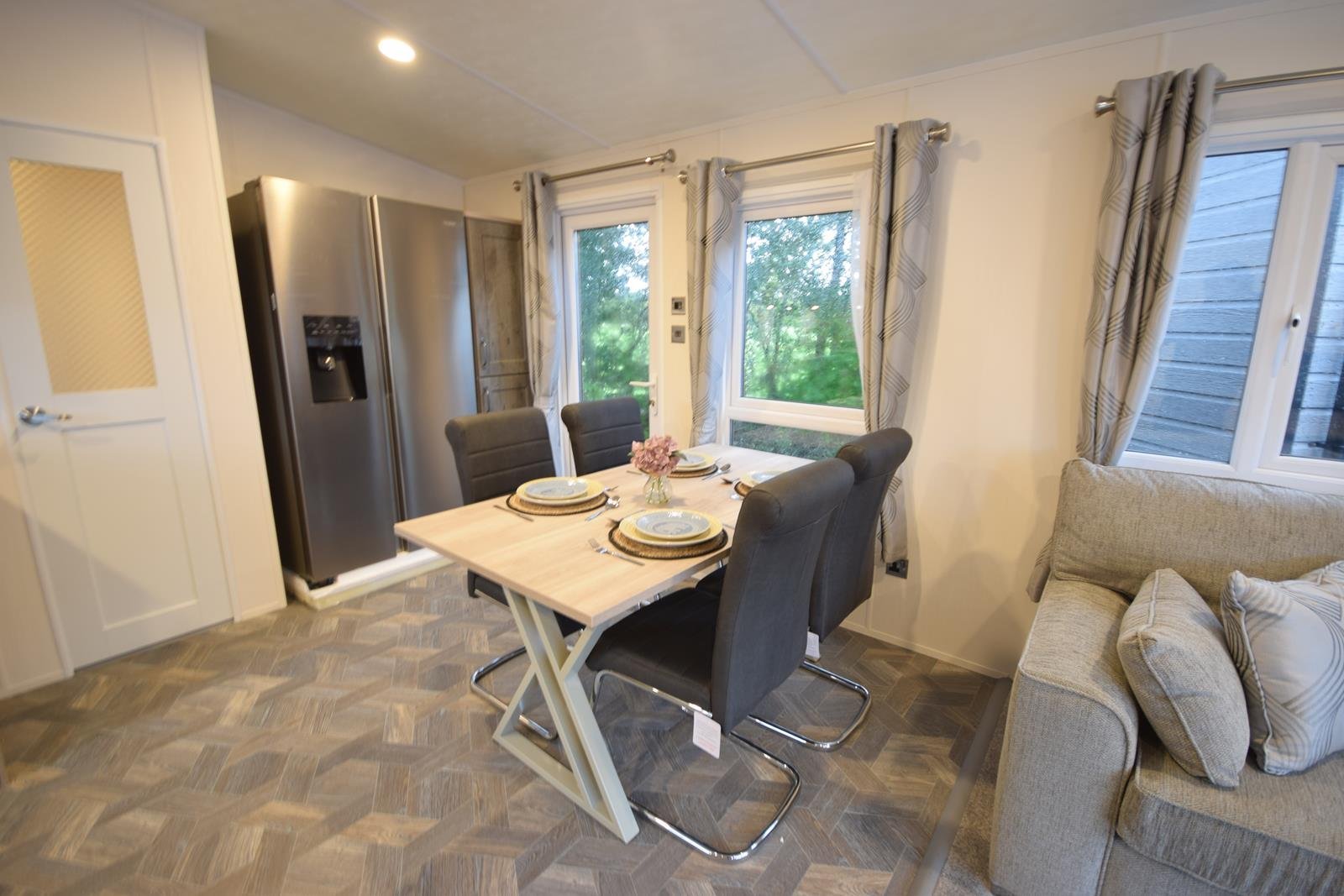 PRE-ORDER | 2027 Sunrise Lodge Superior | 41×14 with 3 beds - Image 7