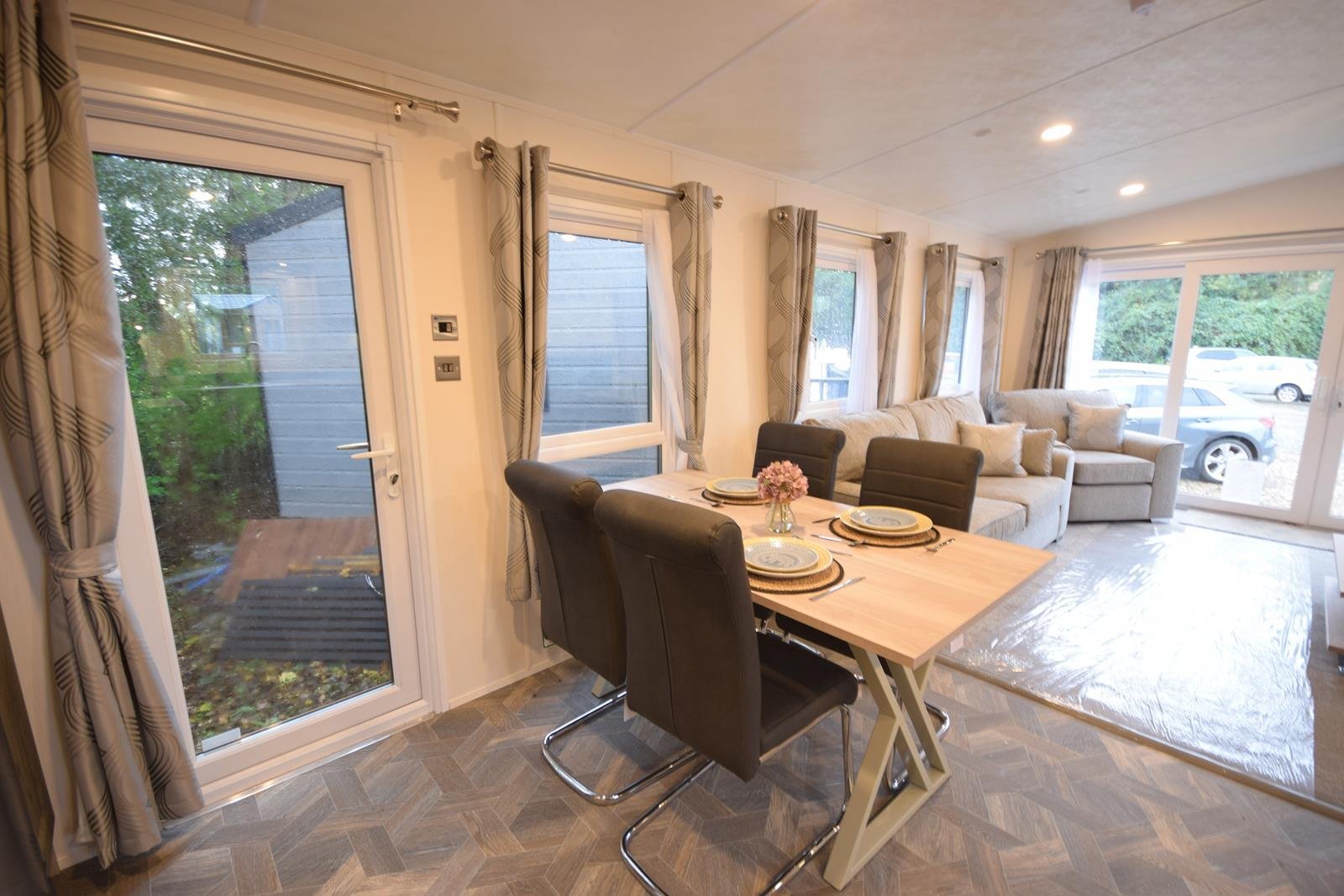 PRE-ORDER | 2027 Sunrise Lodge Superior | 41×14 with 3 beds - Image 9