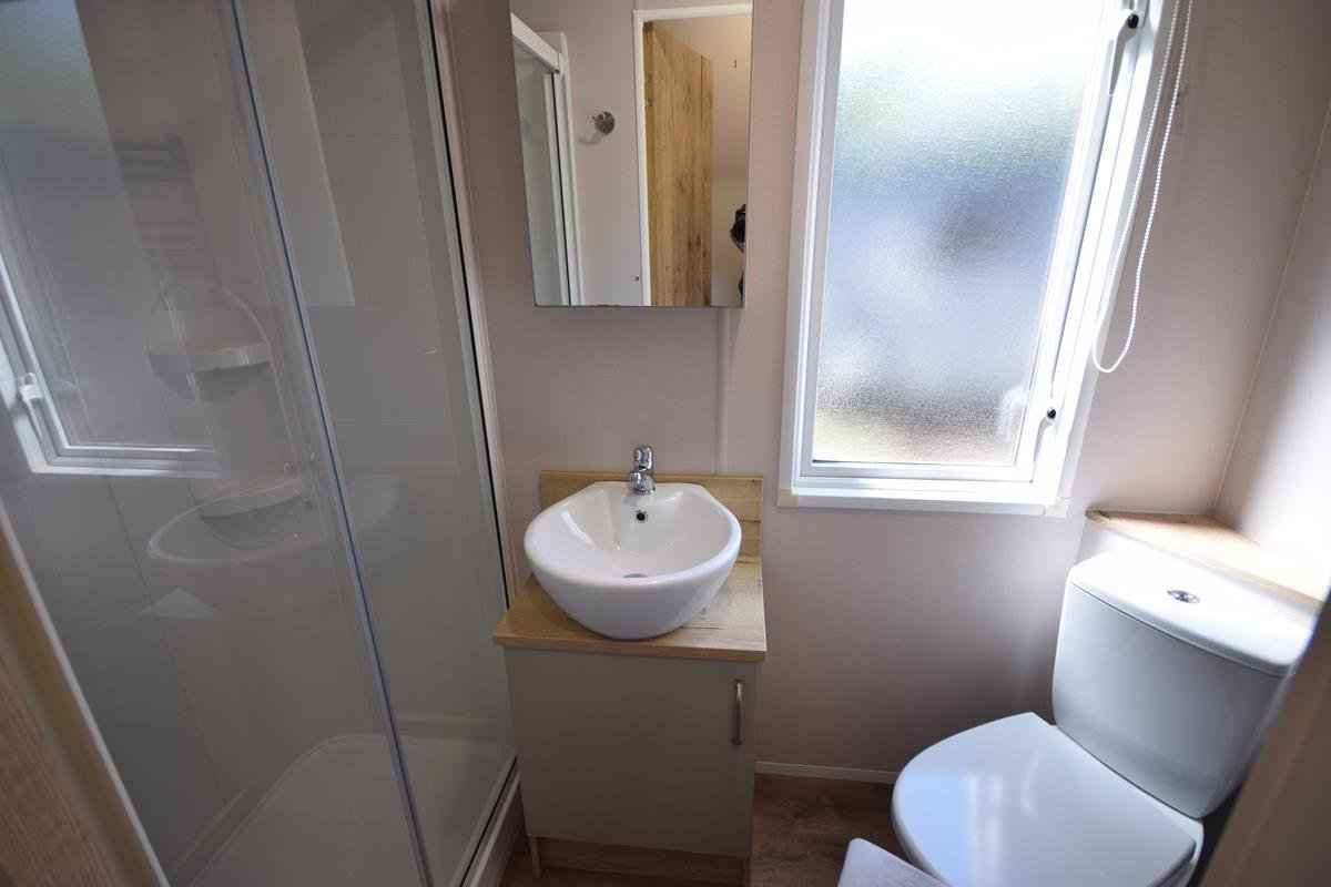 SOLD | USED 2020 Atlas Debonair Lodge | 38×12 with 2 beds - Image 19
