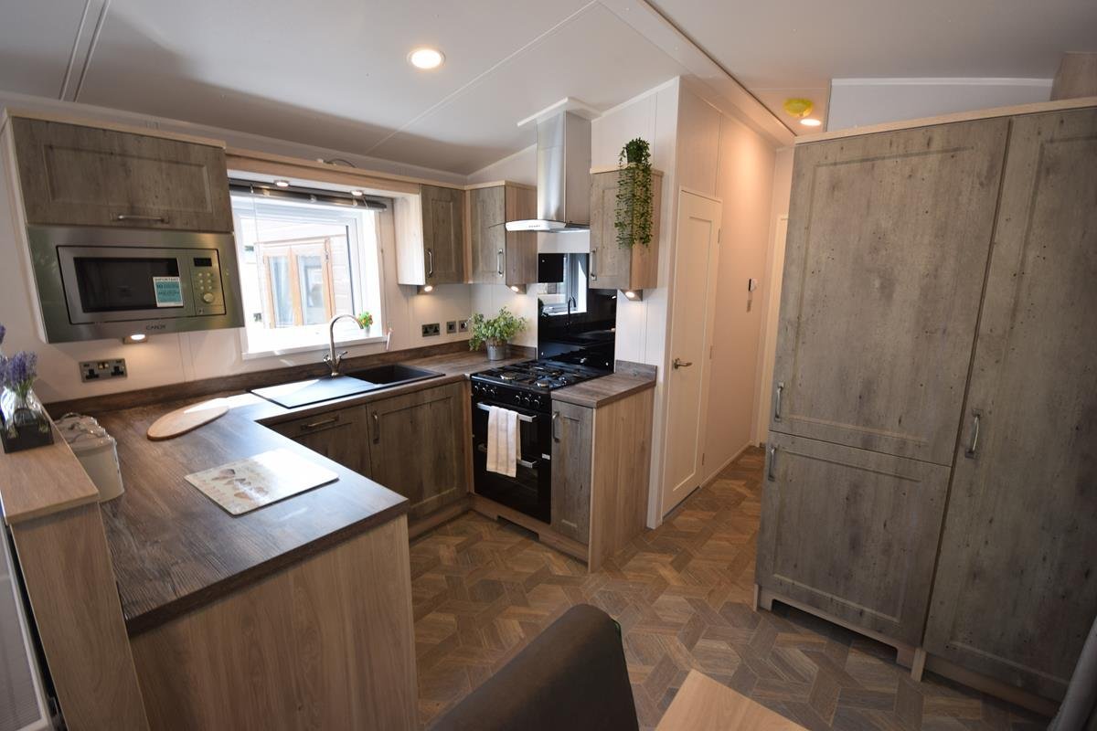 AVAILABLE | 2026 Sunrise Beverley Lodge | 38×12 | BS3632 Residential Mobile Home - Image 10