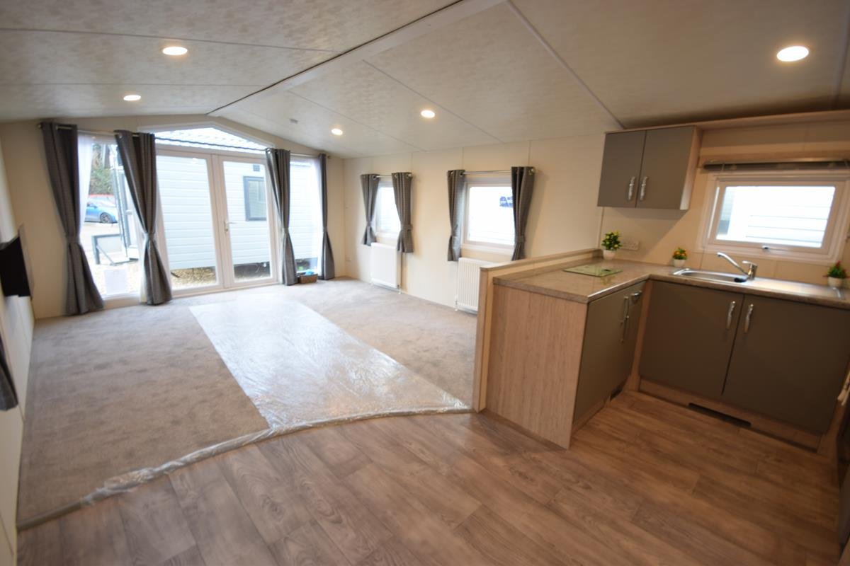 PRE-ORDER | 2027 | Sunrise Lodge Deluxe 38×13 | 2 beds - Image 2