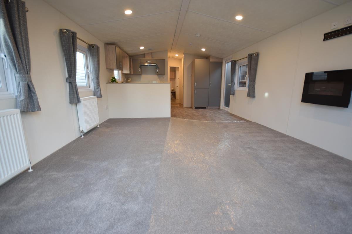 PRE-ORDER | 2027 | Sunrise Lodge Deluxe 38×13 | 2 beds - Image 4
