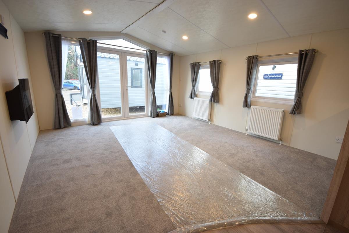 PRE-ORDER | 2027 | Sunrise Lodge Deluxe 38×13 | 2 beds - Image 10