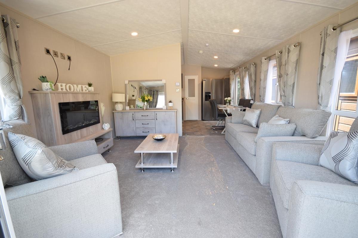 AVAILABLE | 2026 | NEW Sunrise Lodge ‘Superior’ | 40×13 with 2 beds - Image 2