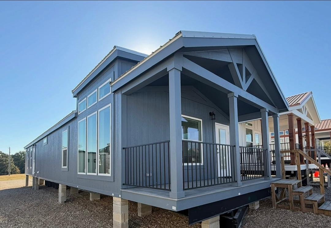 NEW FLOORPLAN ! THE HULK Park Homes