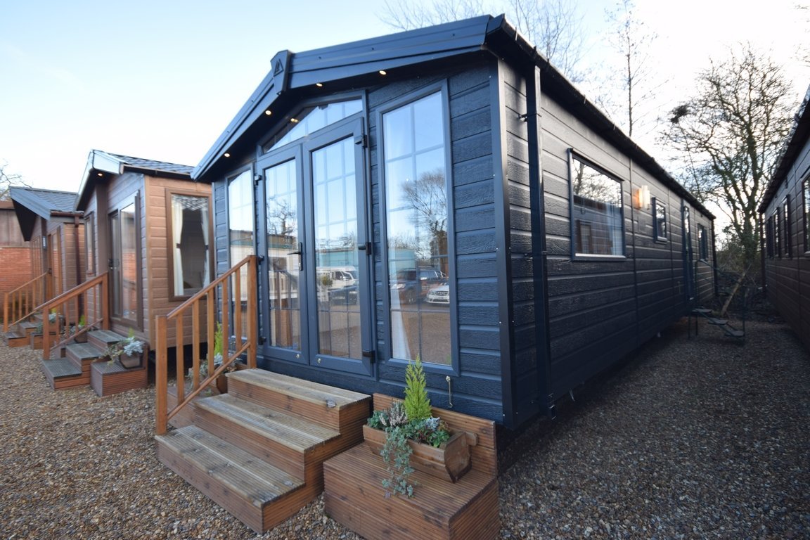 PRE-ORDER | 2027 | Sunrise Lodge Deluxe 38×13 | 2 beds - Image 26