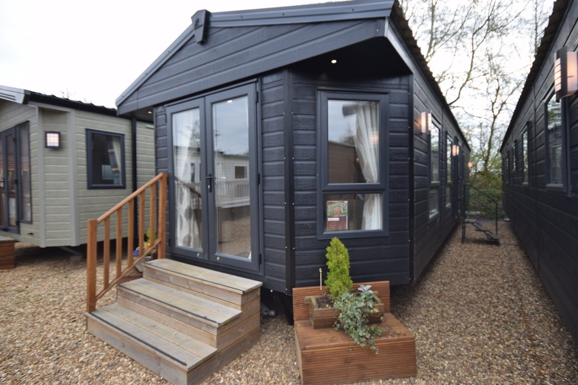 PRE-ORDER | 2027 Sunrise Lodge Deluxe Super’ | 41×13 | 3 beds - Image 21