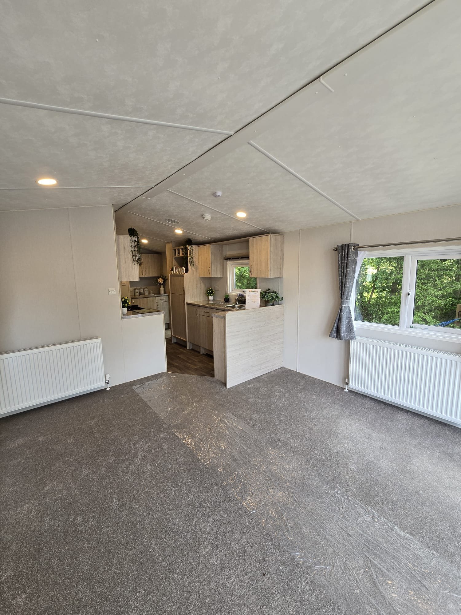 AVAILABLE | 2026 | Sunrise ‘Micro’ Lodge | 31×12 | 1 King Bed - Image 6