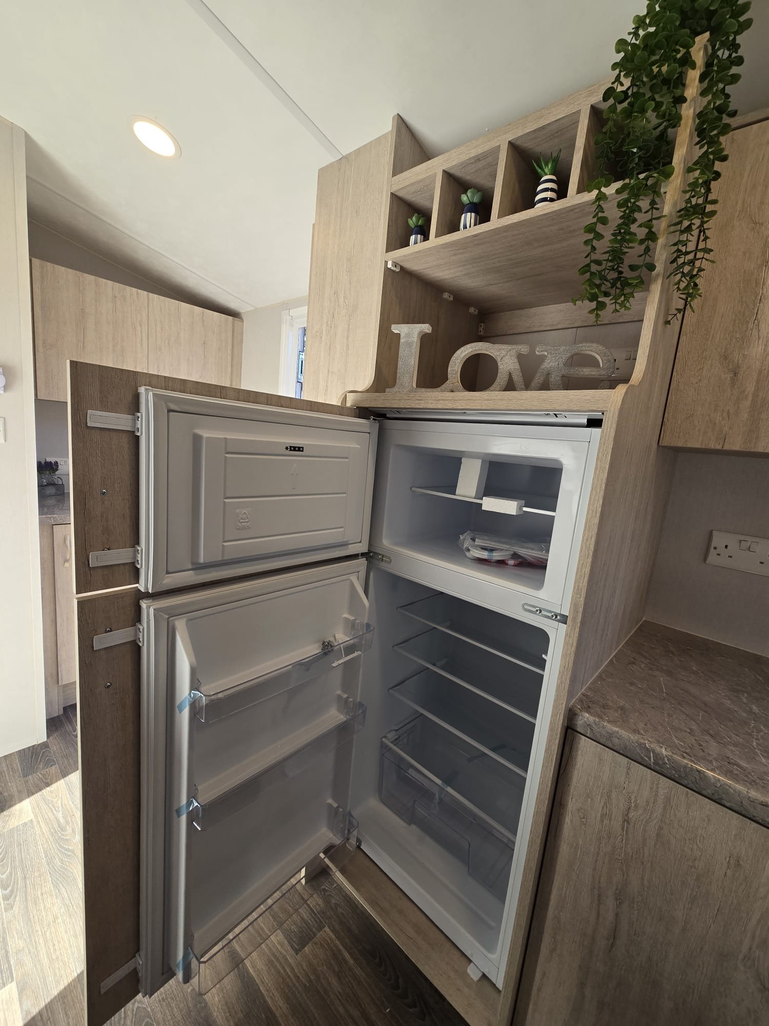 AVAILABLE | 2026 | Sunrise ‘Micro’ Lodge | 31×12 | 1 King Bed - Image 10