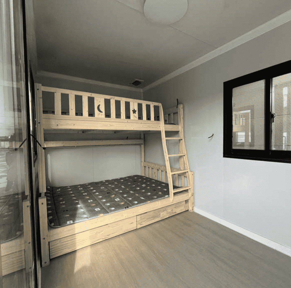 FH-300 Tiny Home on Wheels (140 sq ft) - Image 2